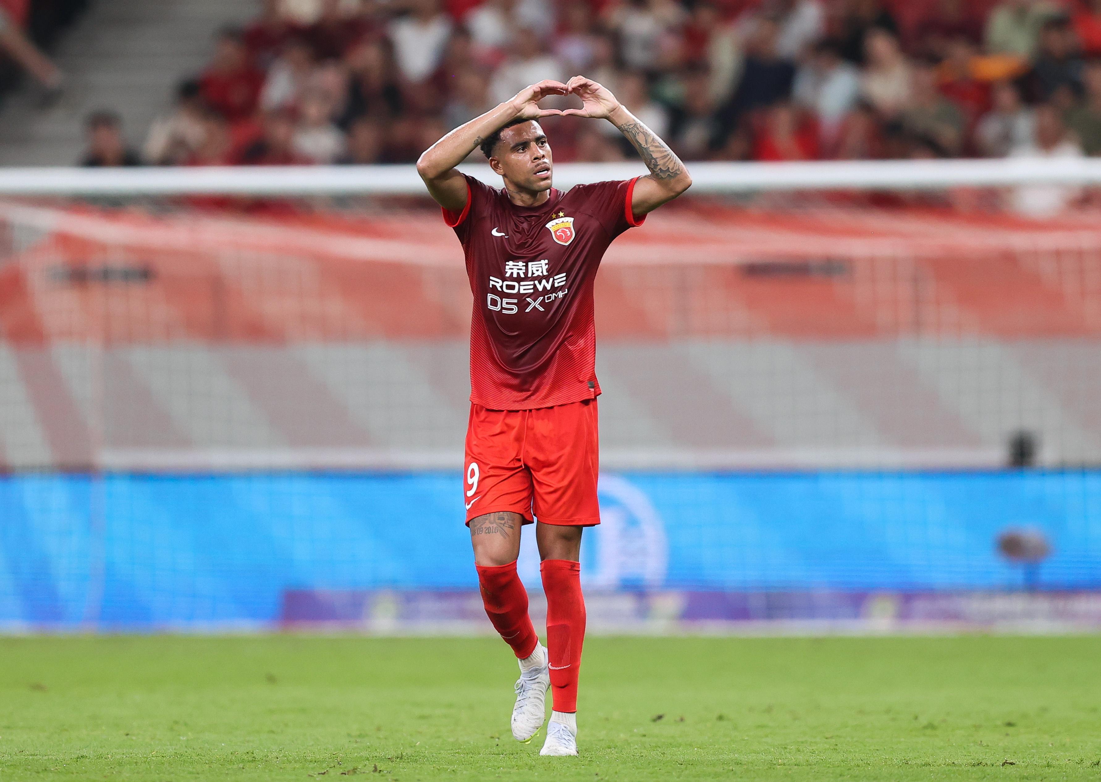 东体:古斯塔沃入围海港亚冠名单,球队客战蓉城三小将缺席